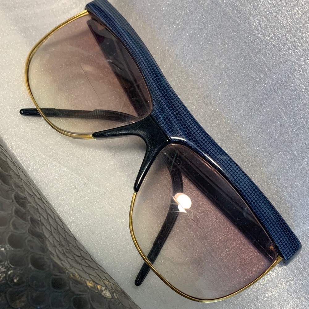 Vintage Laura Biagiotti P30 sunglasses - Picture 2 of 7